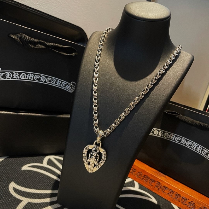 Ch*0me He**ts necklaces